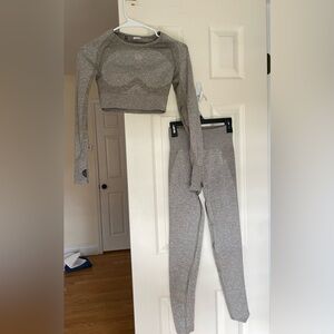 Green Long Sleeve Crop Top and Leggings Gymshark Set